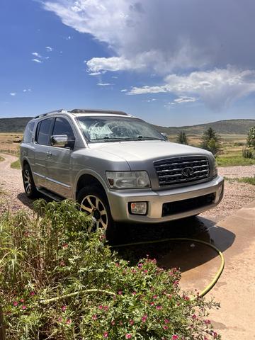 Photo of 2008 Silver INFINITI QX56