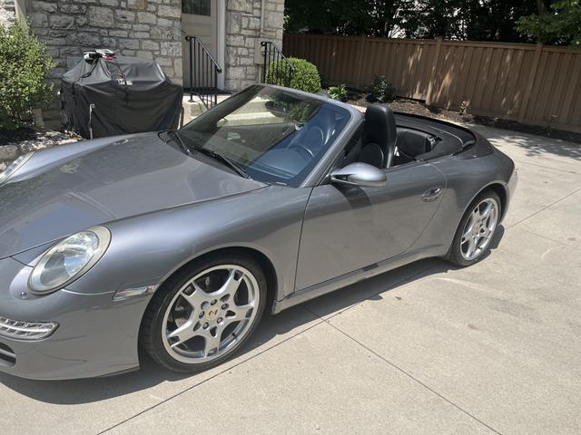 Photo of 2006 Gray Porsche 911