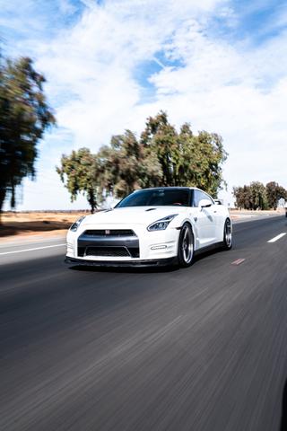 Photo of 2014 White Nissan GT-R