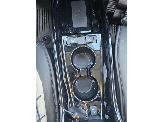 Photo of 2021 White Toyota Prius Prime