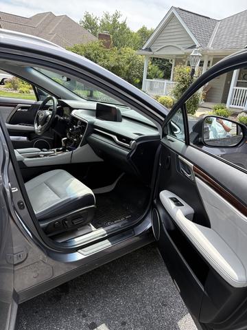 Photo of 2016 Silver Lexus RX 350
