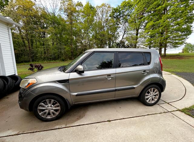 Photo of 2012 Gray Kia Soul