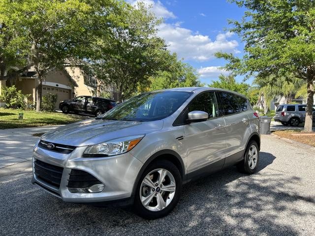 Photo of 2014 Silver Ford Escape