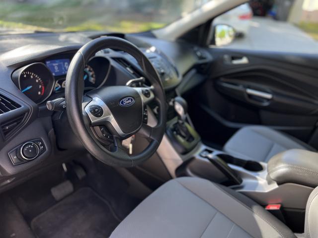 Photo of 2014 Silver Ford Escape