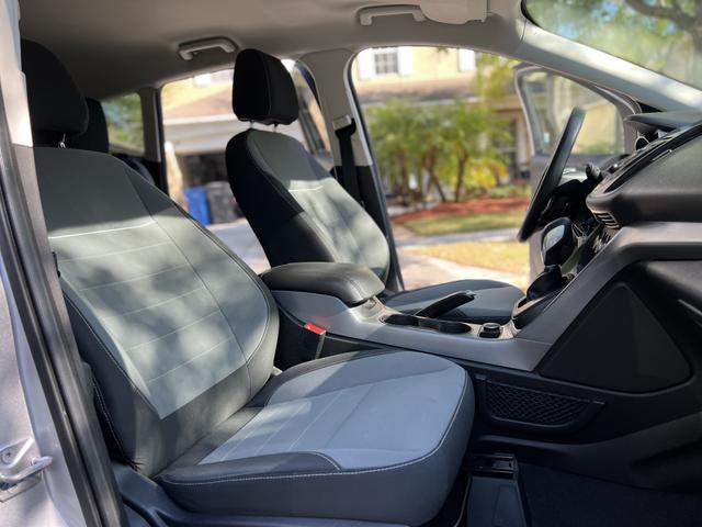 Photo of 2014 Silver Ford Escape