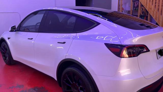 Photo of 2023 White Tesla Model Y