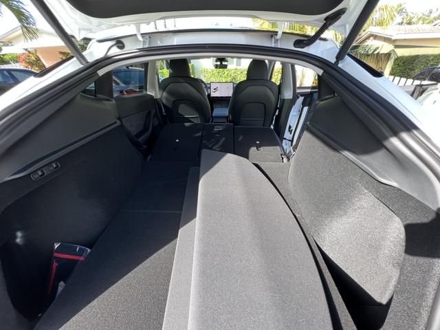 Photo of 2023 White Tesla Model Y