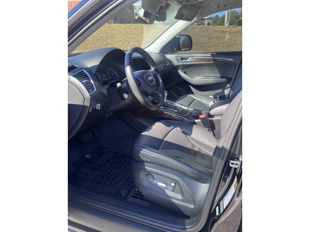 Photo of 2016 Black Audi Q5