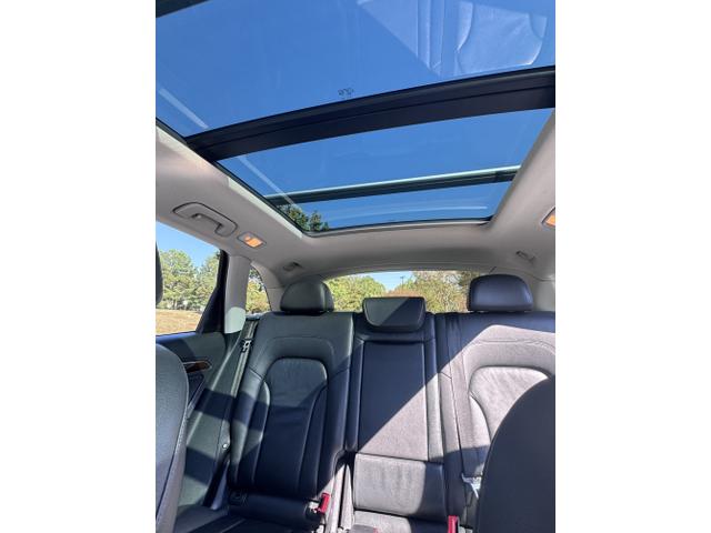 Photo of 2016 Black Audi Q5