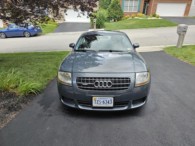 Photo of 2004 Gray Audi TT