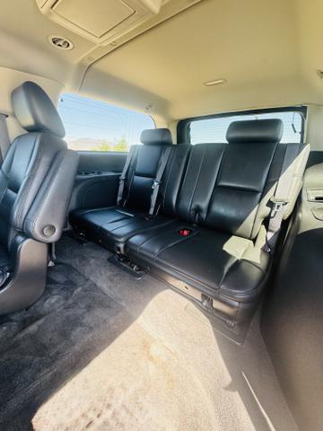 Photo of 2011 White GMC Yukon XL