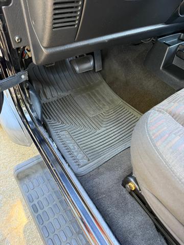 Photo of 2005 Black Jeep Wrangler
