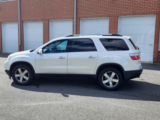 Photo of 2012 White GMC Acadia