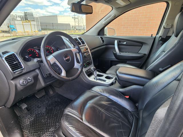 Photo of 2012 White GMC Acadia