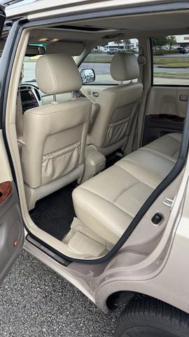 Photo of 2006 Gold Toyota Highlander Hybrid