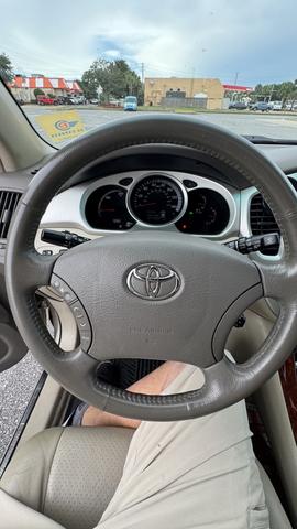 Photo of 2006 Gold Toyota Highlander Hybrid