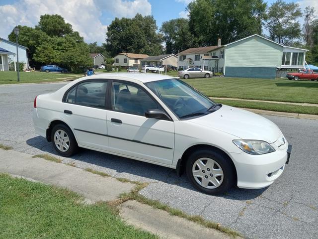 Photo of 2004 White Honda Civic