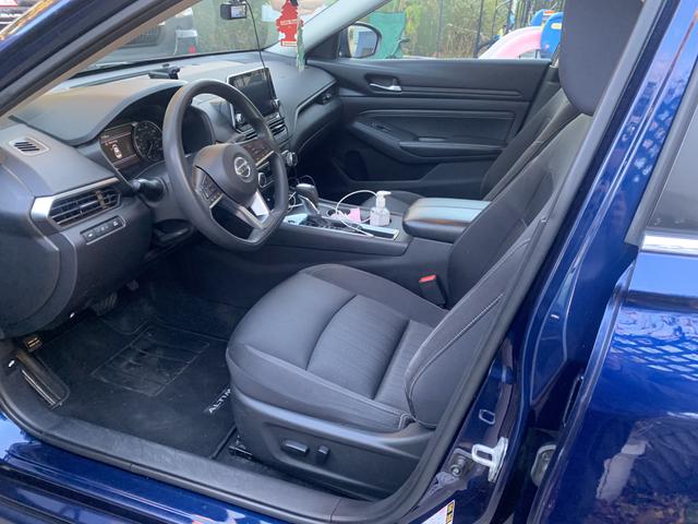 Photo of 2019 Blue Nissan Altima