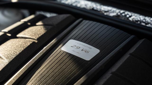 Photo of 2020 White Porsche Macan