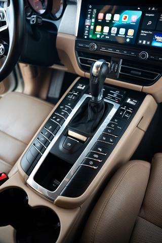 Photo of 2020 White Porsche Macan