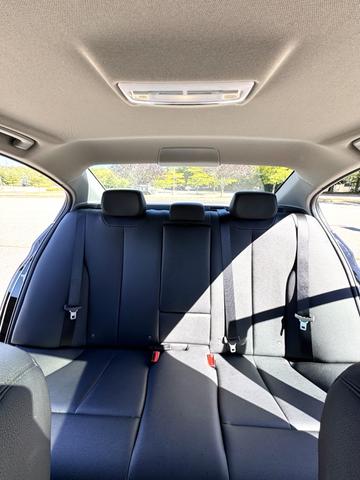 Photo of 2016 Black BMW 320