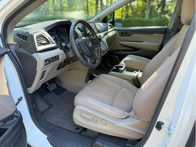Photo of 2022 White Honda Odyssey