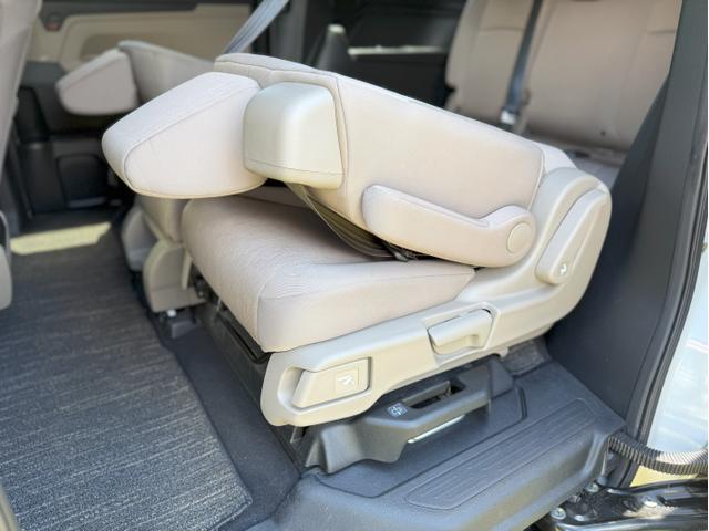 Photo of 2022 White Honda Odyssey