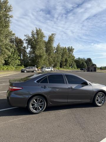 Photo of 2016 Gray Toyota Camry