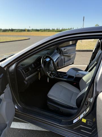 Photo of 2016 Gray Toyota Camry