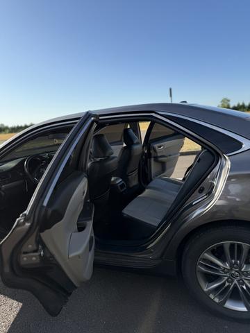 Photo of 2016 Gray Toyota Camry