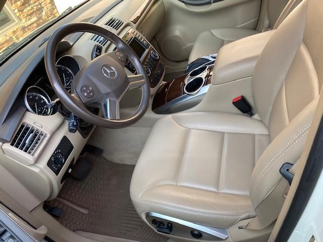 Photo of 2011 White Mercedes-Benz R-Class
