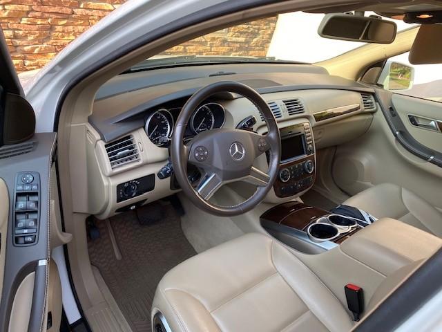 Photo of 2011 White Mercedes-Benz R-Class