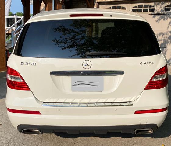 Photo of 2011 White Mercedes-Benz R-Class