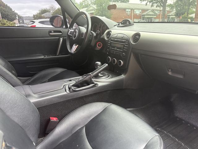 Photo of 2010 Silver Mazda MX-5 Miata