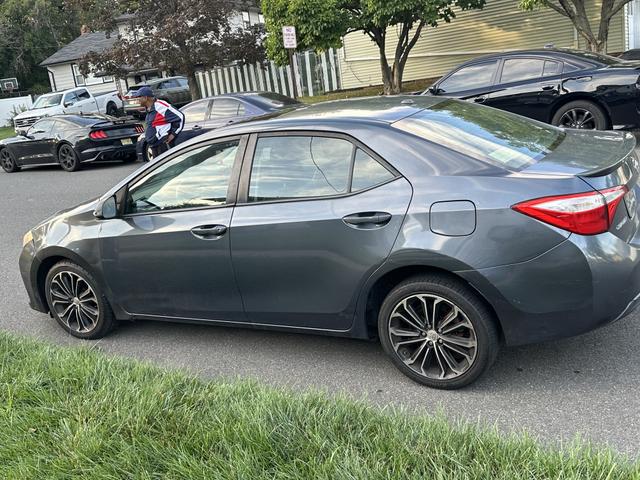 Photo of 2014 Gray Toyota Corolla