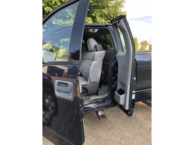 Photo of 2004 Blue Ford F-150