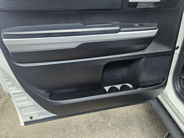 Photo of 2021 White Toyota Tundra