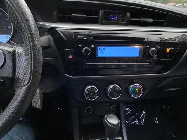 Photo of 2015 Silver Toyota Corolla