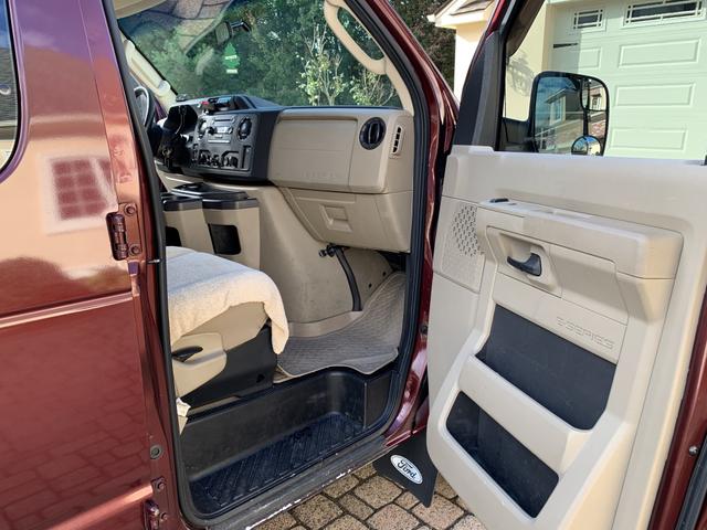 Photo of 2010 Red Ford E350 Super Duty