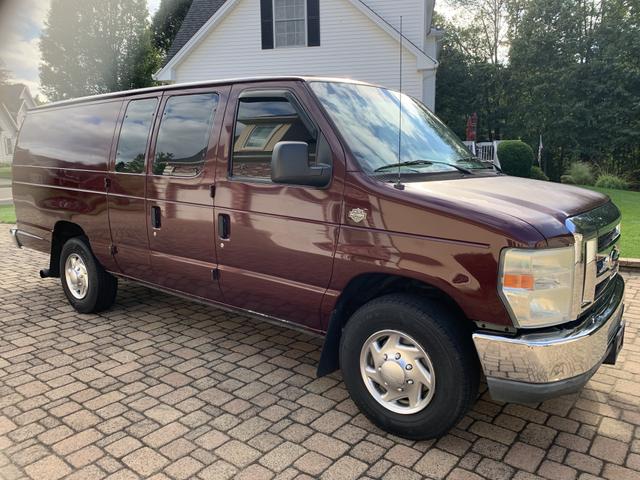 Photo of 2010 Red Ford E350 Super Duty