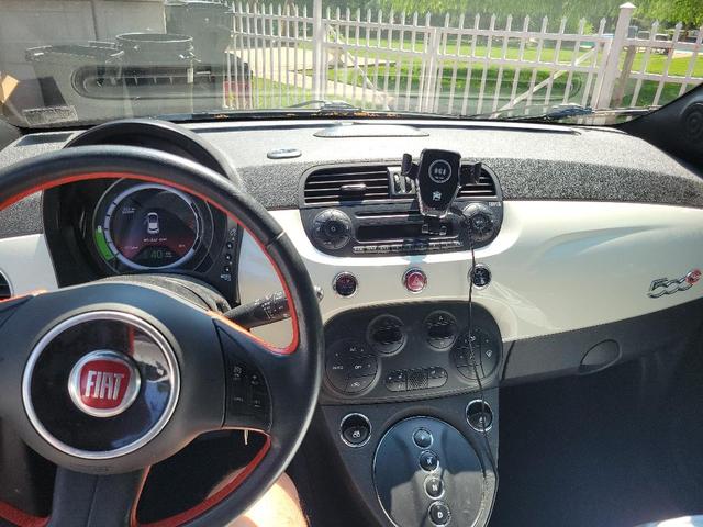 Photo of 2015 Orange FIAT 500e