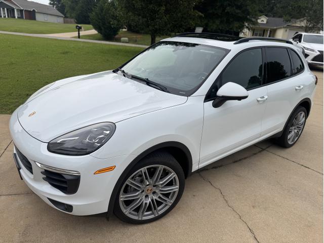 Photo of 2017 White Porsche Cayenne