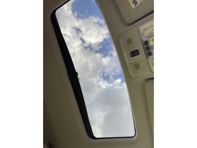 Photo of 2015 Brown Land Rover LR4