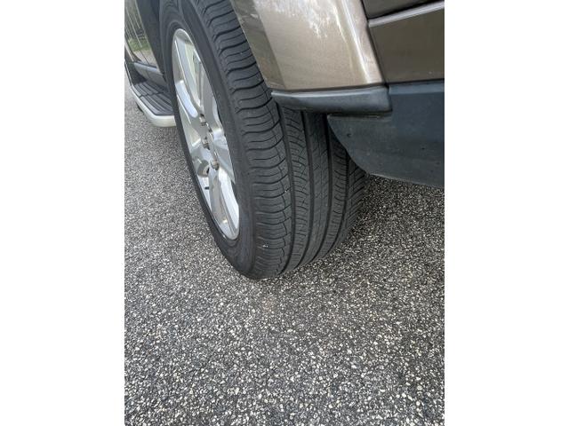 Photo of 2015 Brown Land Rover LR4