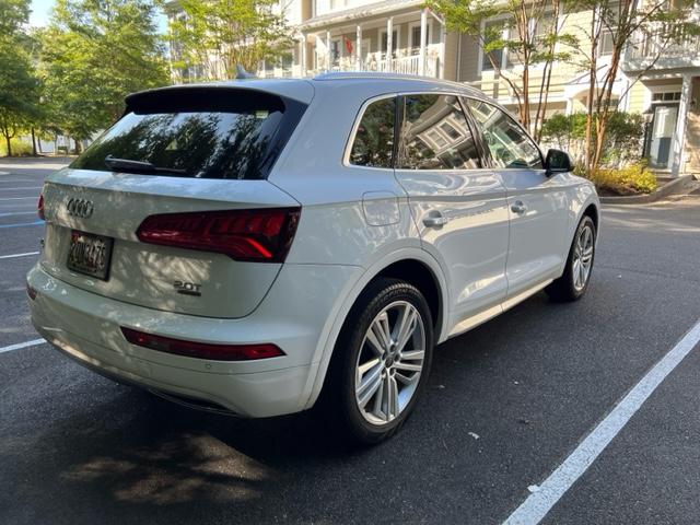 Photo of 2018 White Audi Q5