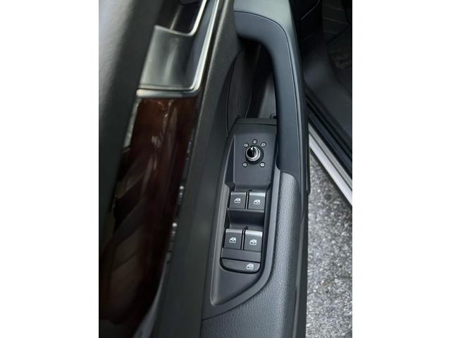 Photo of 2018 White Audi Q5