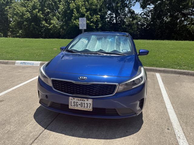 Photo of 2017 Blue Kia Forte