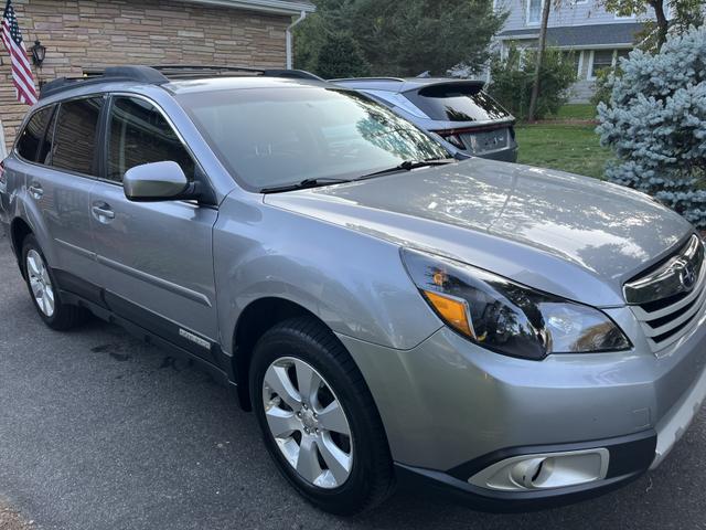 Photo of 2011 Silver Subaru Outback