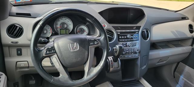 Photo of 2014 Gray Honda Pilot
