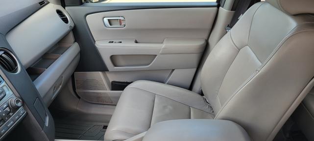 Photo of 2014 Gray Honda Pilot
